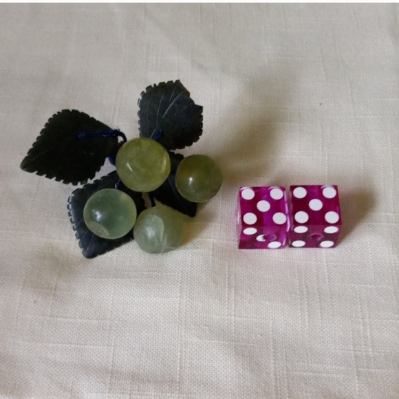 10 Green 💚 vintage jade and soapstone grape clusters - Picture 11 of 12